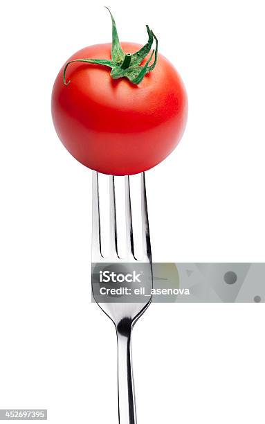 Pomidor Na Widelec - zdjęcia stockowe i więcej obrazów Widelec - Widelec, Bez ludzi, Białe tło