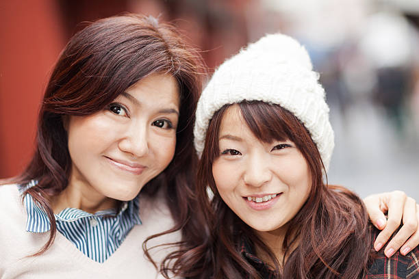 istock japanese friends 452702395