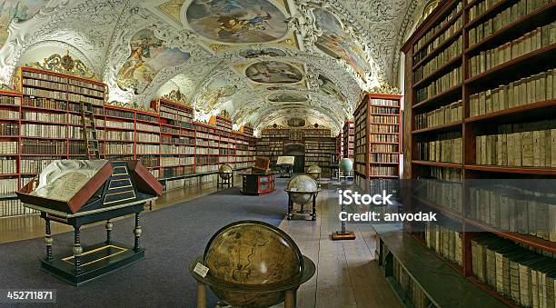 Pragabarocco Della Libreria - Fotografie stock e altre immagini di Biblioteca - Biblioteca, Storia, Vecchio