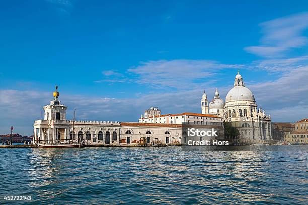 Rano W Wenecji - zdjęcia stockowe i więcej obrazów Bez ludzi - Bez ludzi, Biały, Brzeg wody