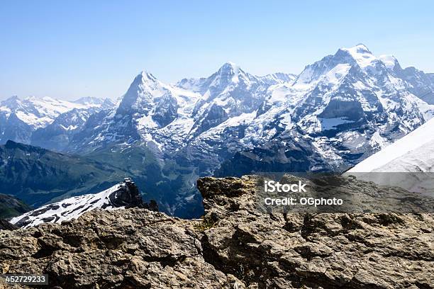 雪で覆われた山々スイスアルプスの - アイガーのストックフォトや画像を多数ご用意 - アイガー, アスター, カラー画像