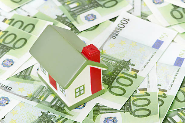 istock Cottage on euro background 452729315