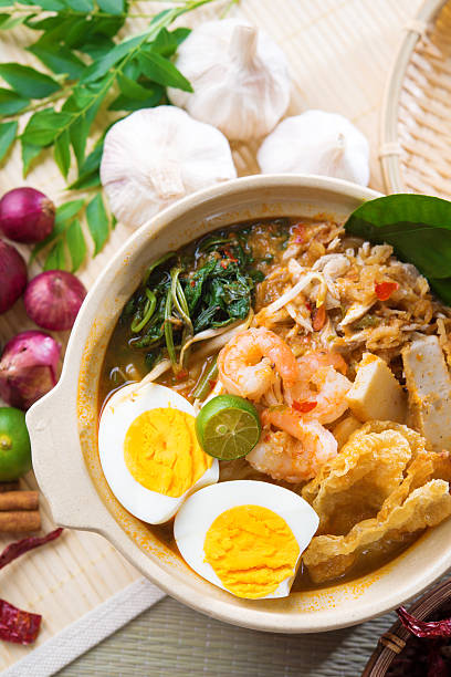 istock Singaporean prawn noodles 452731591