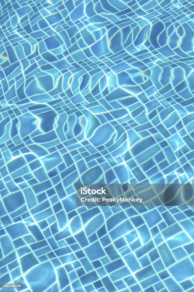 Full Frame Blu piscina piastrelle distorsione - Foto stock royalty-free di Acqua