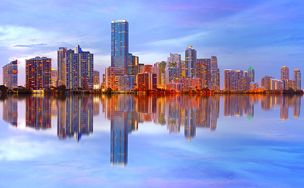 Ville de coucher de soleil sur le centre-ville de Miami, en Floride - Photo