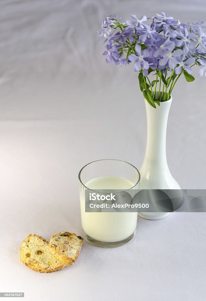 Молоко и печенье - Стоковые фото Без людей роялти-фри