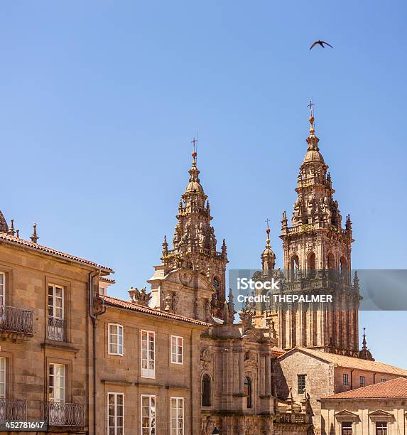 Katedra W Santiago De Compostela - zdjęcia stockowe i więcej obrazów Bez ludzi - Bez ludzi, Fasada, Fotografika