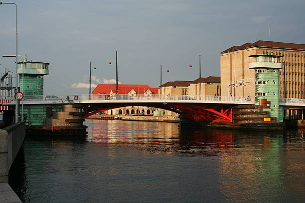 istock Bascule bridge Knippelsbro, Copenhagen i late evening sun 452800725