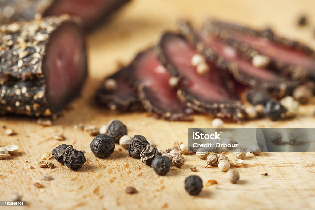 Geräuchertes Fleisch mit Gewürzen - Lizenzfrei Ausgedörrt Stock-Foto