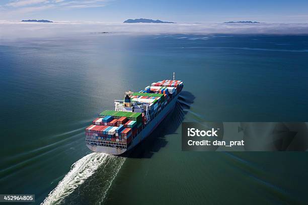 貨物船 - 貨物船のストックフォトや画像を多数ご用意 - 貨物船, 海, 貨物運送
