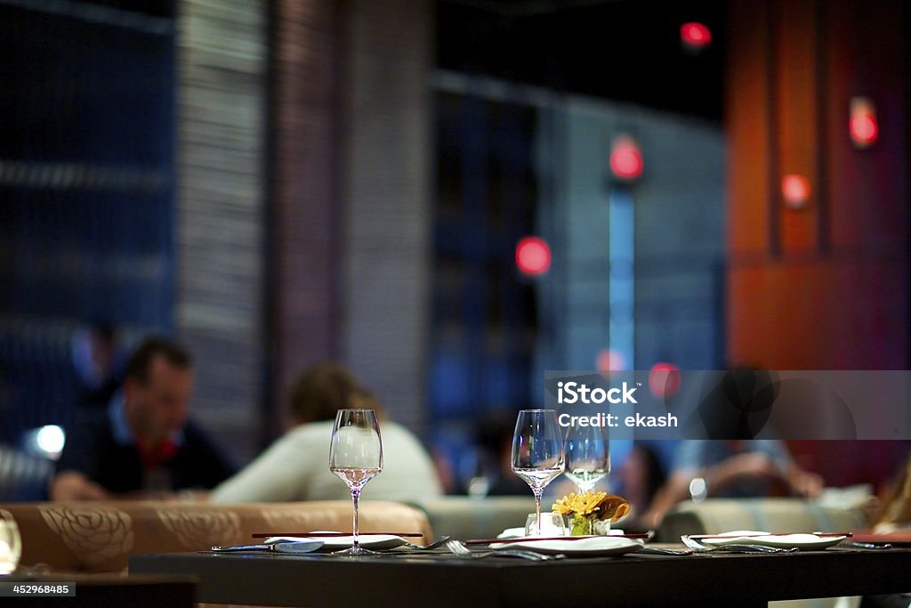 Moderno ristorante asiatico - Foto stock royalty-free di Bicchiere da vino