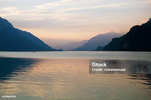 Suíça Lago Sunset - Fotografias de stock e mais imagens de Alpes Europeus - Alpes Europeus, Alpes suíços, Anoitecer