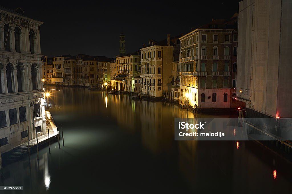 Luz de Veneza, a Ponte de Rialto, longa exposição à noite. - Royalty-free Arquitetura Foto de stock