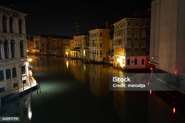 Luz De Veneza A Ponte De Rialto Longa Exposição À Noite - Fotografias de stock e mais imagens de Arquitetura