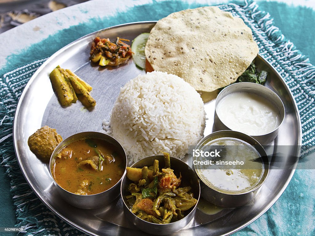 Typowy posiłek, Thali nepalska - Zbiór zdjęć royalty-free (Nepal)