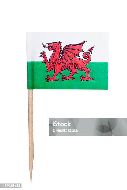 Bandeira Papel Do País De Gales - Fotografias de stock e mais imagens de Bandeira do País de Gales - Bandeira do País de Gales, Fundo Branco, Bandeira