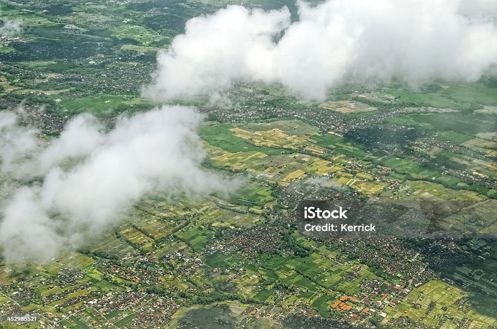 Blick durch Flugzeug Fenster in Indonesien - Lizenzfrei Ansicht aus erhöhter Perspektive Stock-Foto