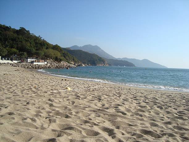 ilha de lamma, pendurado shing yah beach-hong kong - lamma island imagens e fotografias de stock