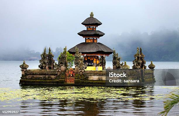 Ulun Danu Bedungul Stockfoto und mehr Bilder von Gunung Batur-Vulkan - Gunung Batur-Vulkan, Architektur, Arrangieren