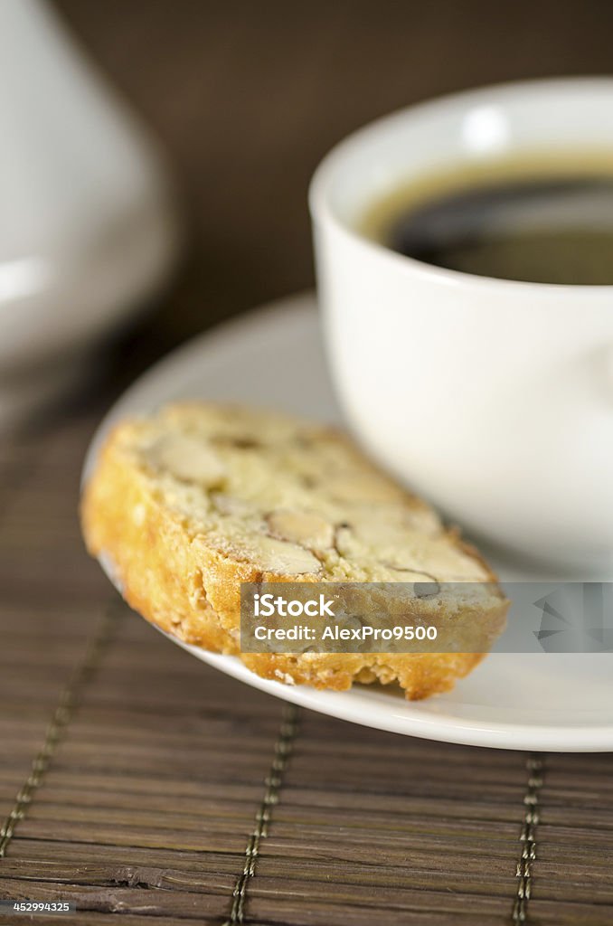 Taza de café y biscotti - Foto de stock de Alimento libre de derechos