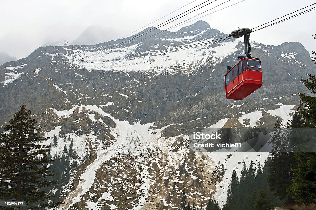 Czerwony Tramwaj Szwajcaria - Zbiór zdjęć royalty-free (Alpy)