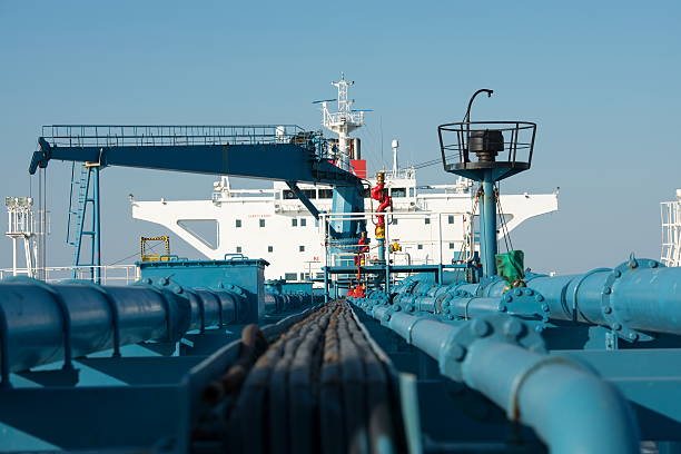 navio-tanque - oil tanker tanker oil sea imagens e fotografias de stock