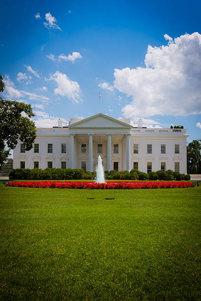 biały dom w waszyngtonie, d.c. - white house washington dc american flag president zdjęcia i obrazy z banku zdjęć