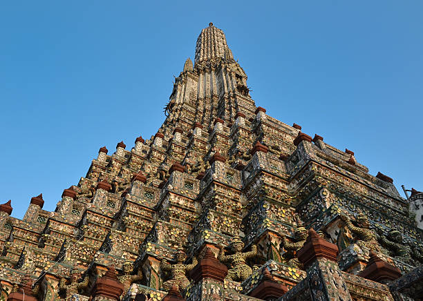 świątyni wat arun, bangkok, tajlandia - wat arun buddhism temple stone zdjęcia i obrazy z banku zdjęć