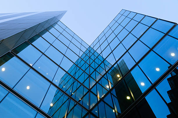 dzielnicy biznesowej w londynie - construction built structure glass steel zdjęcia i obrazy z banku zdjęć