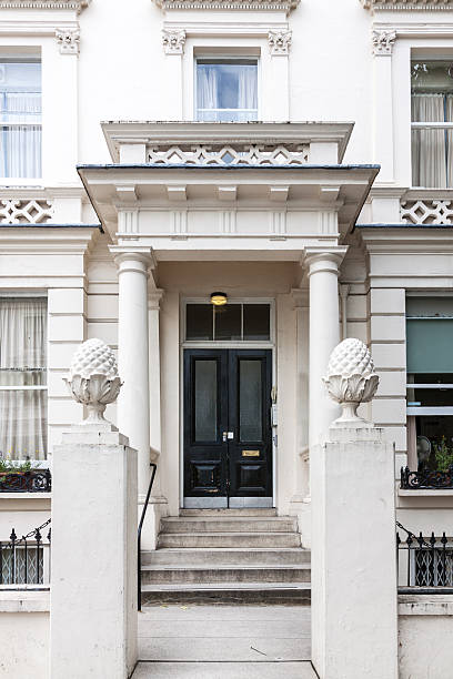 istock Typical apartment in Notting Hill, London 453039919