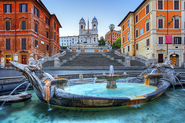 ローマは、スペイン広場 - piazza di spagna spanish steps church trinita dei monti ストックフォトと画像