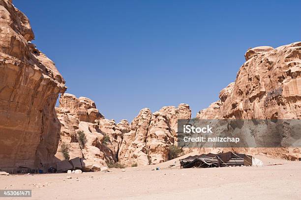 ベドウィンテントアットペトラのジョーダン - アラビア半島のストックフォトや画像を多数ご用意 - アラビア半島, カラー画像, キャンプする