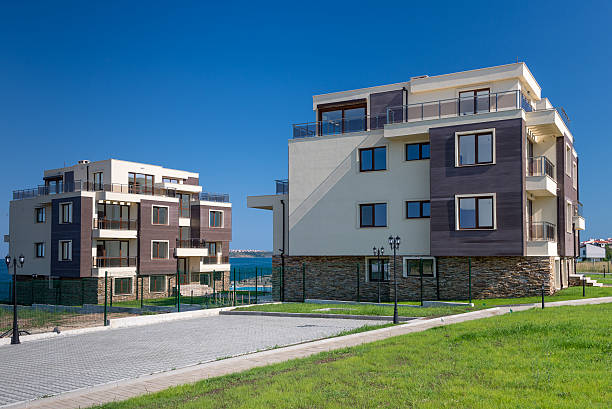 istock Luxury new apartment building 453071731