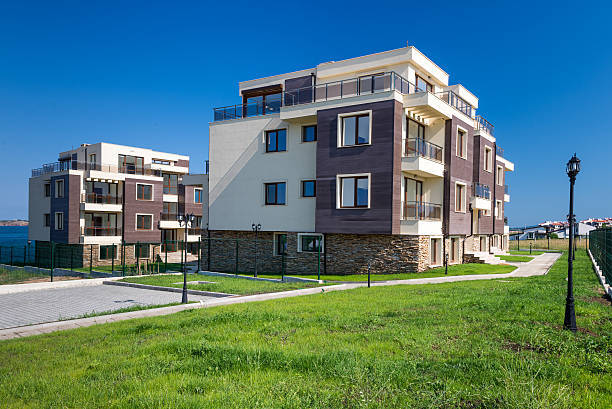 istock Luxury new apartment building 453073205
