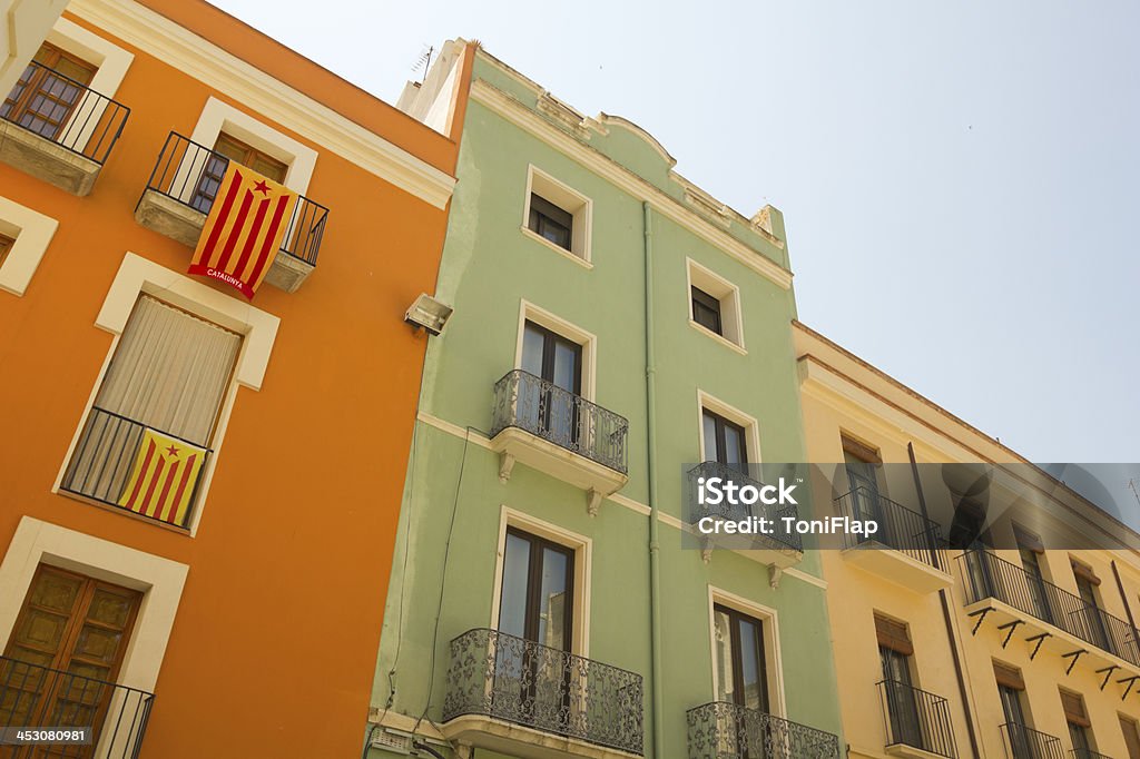 Varandas na Catalunha, com a bandeira da independência. - Foto de stock de Figueres royalty-free