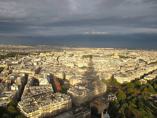 istock city of paris 453084557