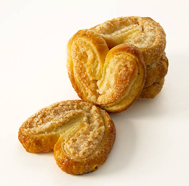 istock cookie in the shape of heart 453098701