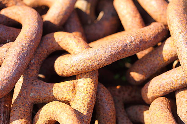 istock Closeup of large rusty chain links 453106317