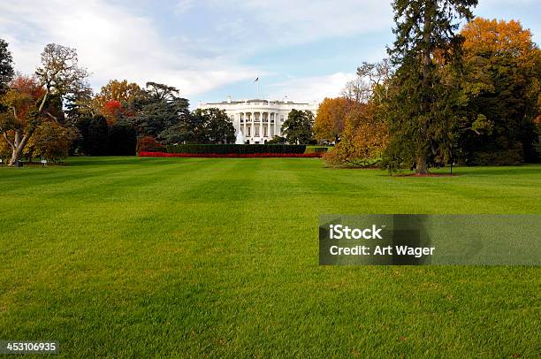 La Casa Blanca Foto de stock y más banco de imágenes de La Casa Blanca - La Casa Blanca, Distante, Distancia media