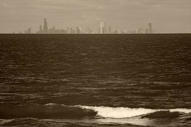 chicago skyline visto de indiana - chicago lake michigan skyline indiana imagens e fotografias de stock