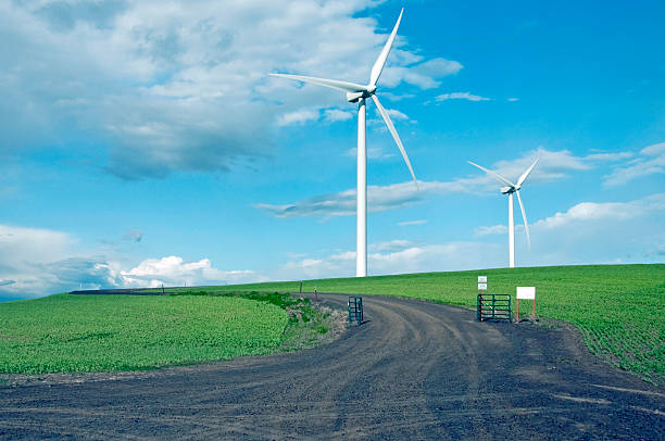 wind farm и горошек поля в юго-штат вашингтон - green pea audio стоковые фото и изображения