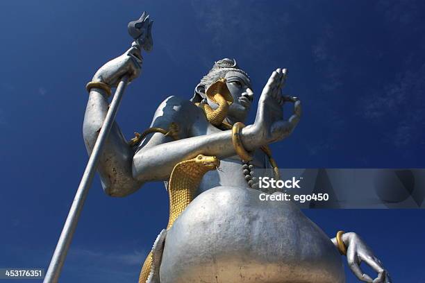 Estátua De Shiva - Fotografias de stock e mais imagens de Ao Ar Livre - Ao Ar Livre, Arquitetura, Cobra