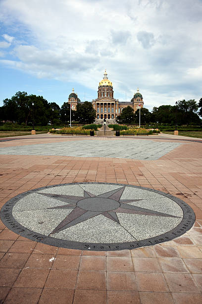 istock Des Moines, Iowa - State Capitol Building 453178491