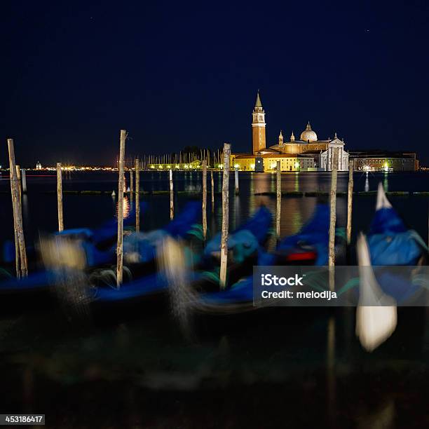 La Luz De Venecia Larga Exposición Por La Noche Foto de stock y más banco de imágenes de Noche - Noche, Aire libre, Arquitectura