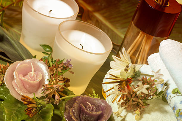 aromatherapie - alternative medicine herbal medicine aromatherapy oil herb stock-fotos und bilder