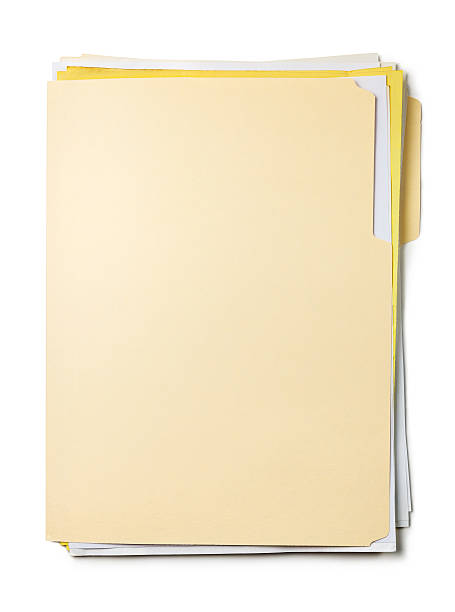 close-up of a beige manila folder against a white background - akte envelop stockfoto's en -beelden