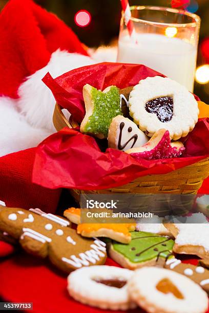 크리스마스 쿠키 가루 설탕에 대한 스톡 사진 및 기타 이미지 - 가루 설탕, 갈색, 그릇