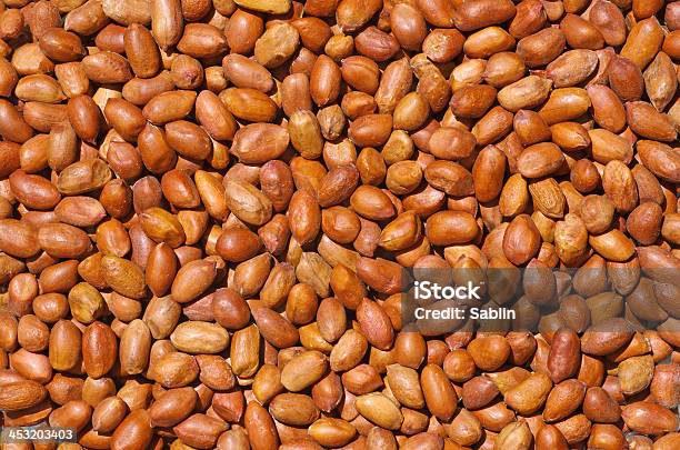 Noccioline Di Polistirolo Espanso - Fotografie stock e altre immagini di Alimenti secchi - Alimenti secchi, Arachide - Cibo, Arachide - Raccolto