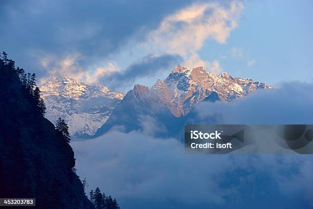 Foto de Manaslu Everest Circuito Nepal Motivos e mais fotos de stock de Alto - Descrição Geral - Alto - Descrição Geral, Ama Dablam, Avalanche