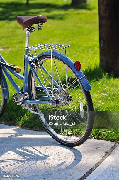 Blue Bicykl - zdjęcia stockowe i więcej obrazów Abstrakcja - Abstrakcja, Bez ludzi, Bezpieczeństwo